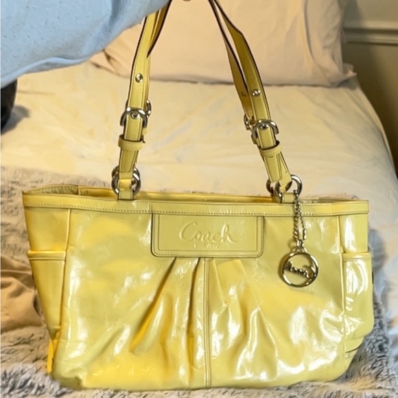 Y2K Pale Yellow Coach Bag - Picture 3 of 16